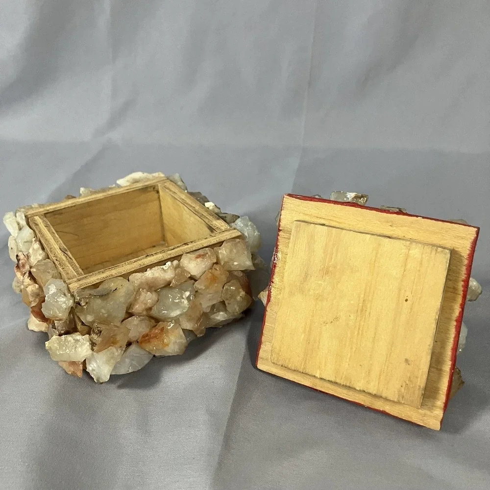 Handmade Stone Quartz Rock Encrusted Pyramid Trinket Jewelry Box Wood‎ Keepsake
